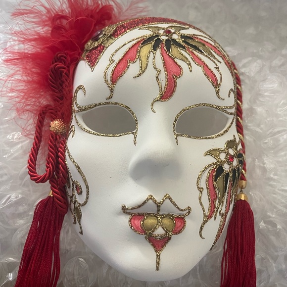 Freaky Porcelain Mask - Picture 2 of 5